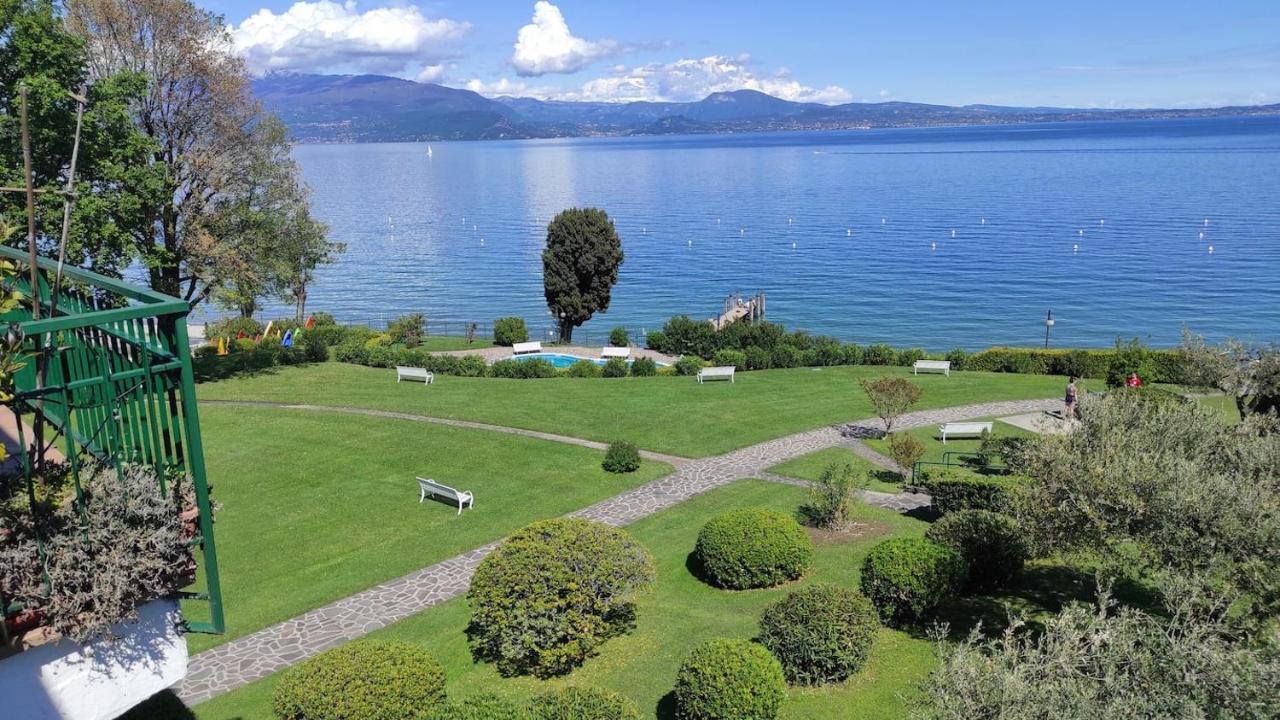 Front Lake Amazing View Manerba del Garda Extérieur photo
