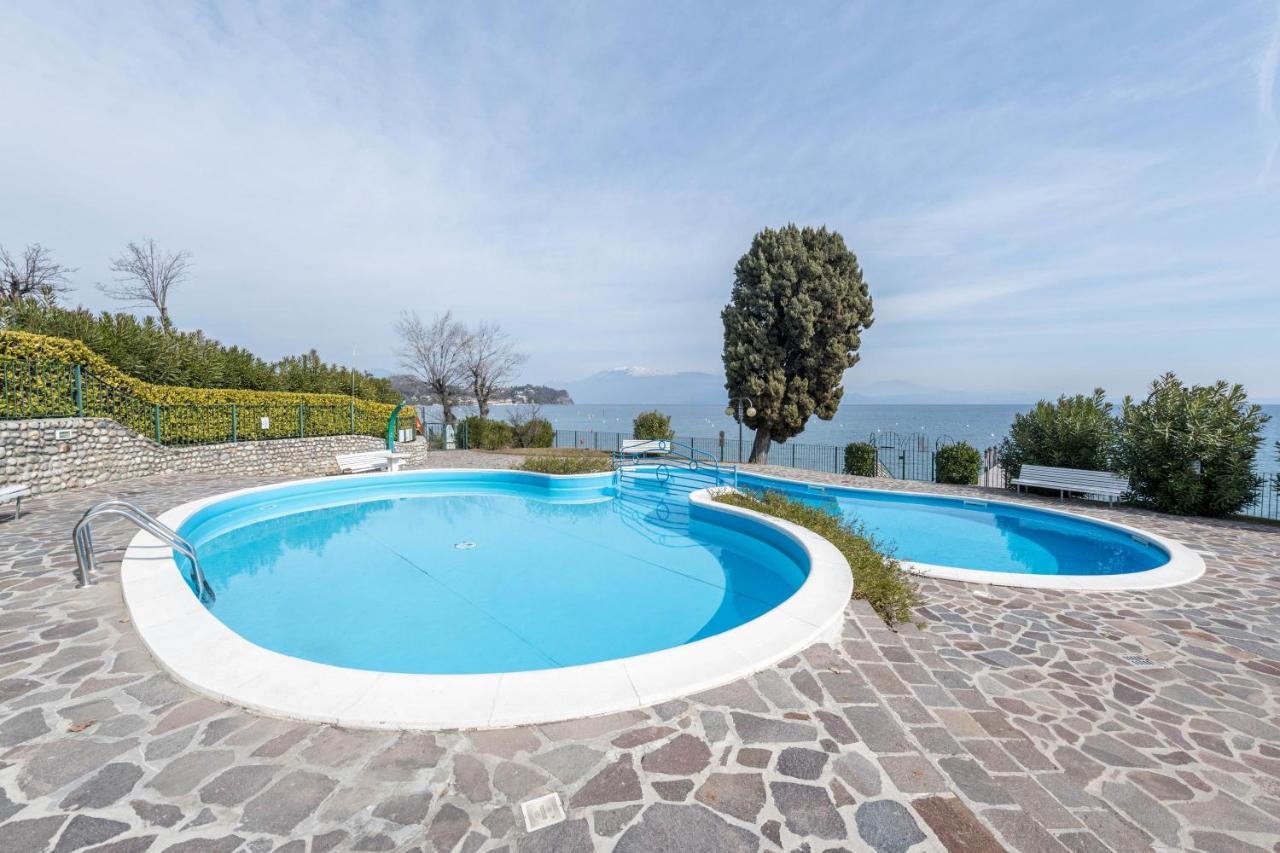 Front Lake Amazing View Manerba del Garda Extérieur photo