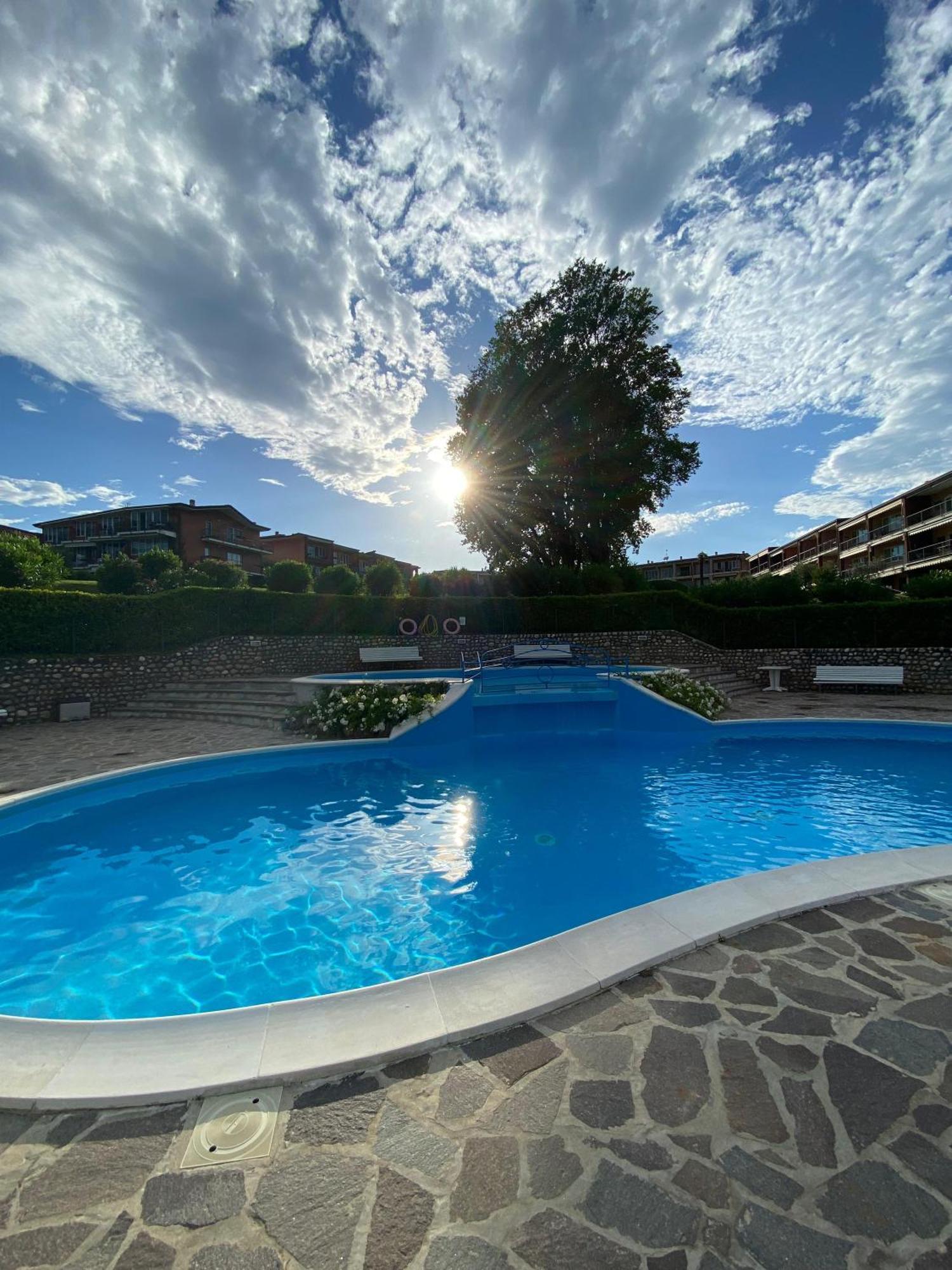 Front Lake Amazing View Manerba del Garda Extérieur photo